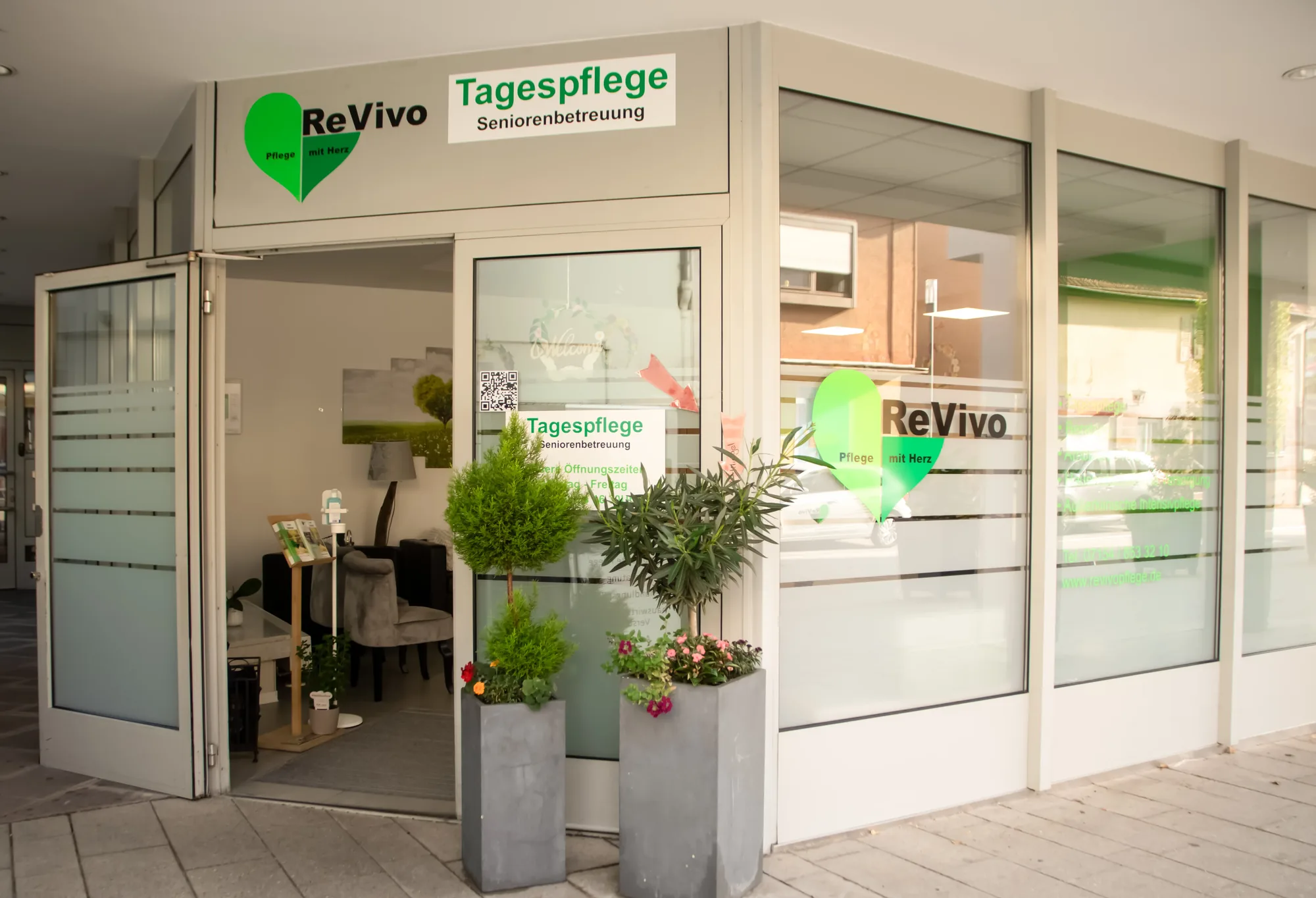 Eingang der ReVivo Tagespflege in Kornwestheim